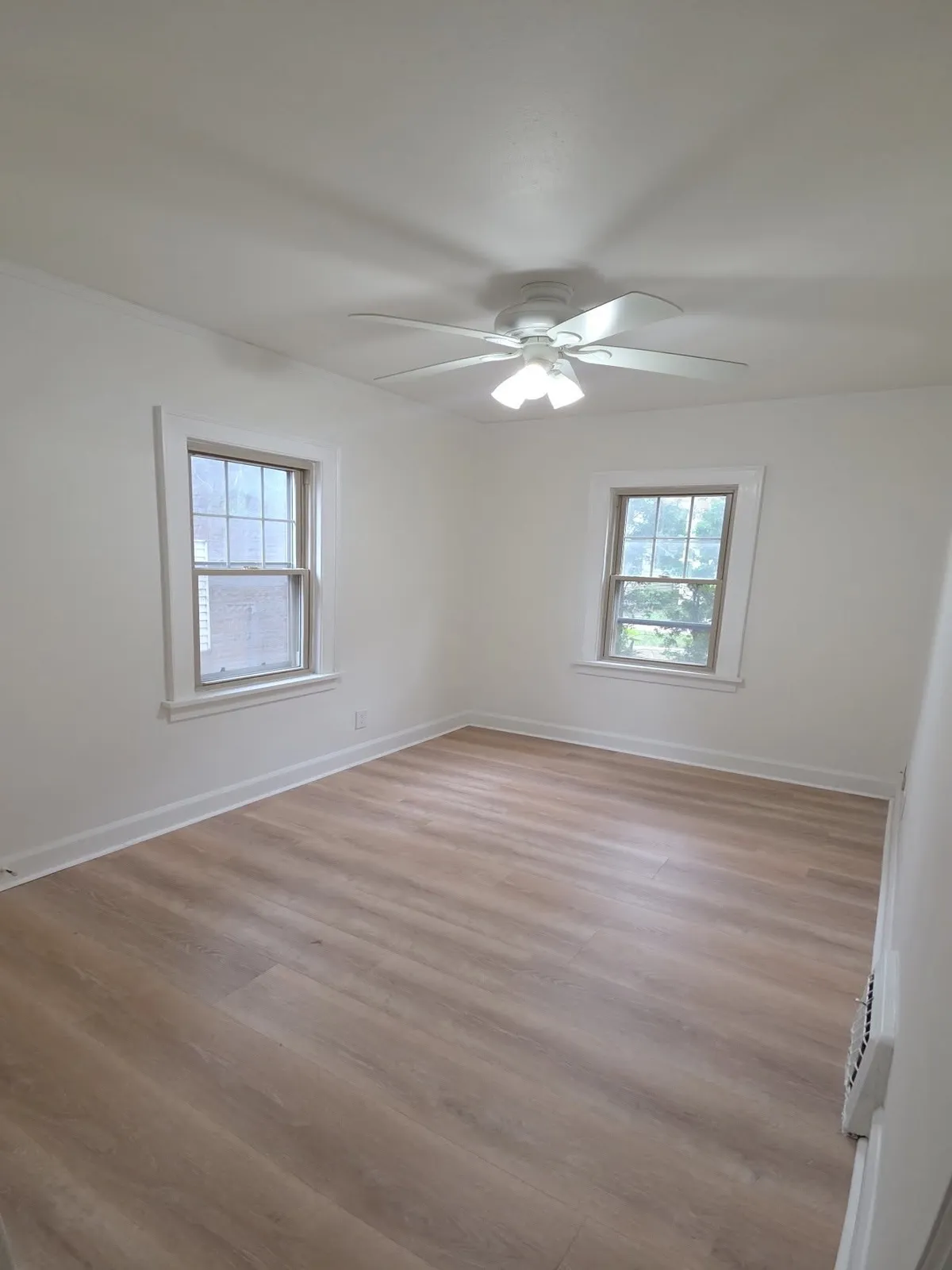 Apartment flooring install